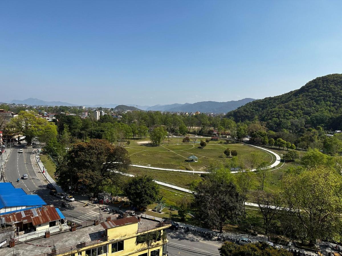 Hotel Lake Shore Pokhara Exterior foto