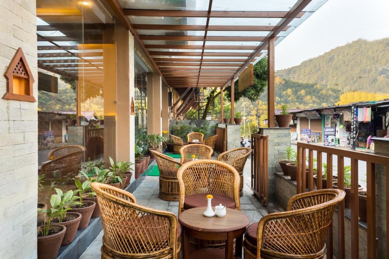 Hotel Lake Shore Pokhara Exterior foto